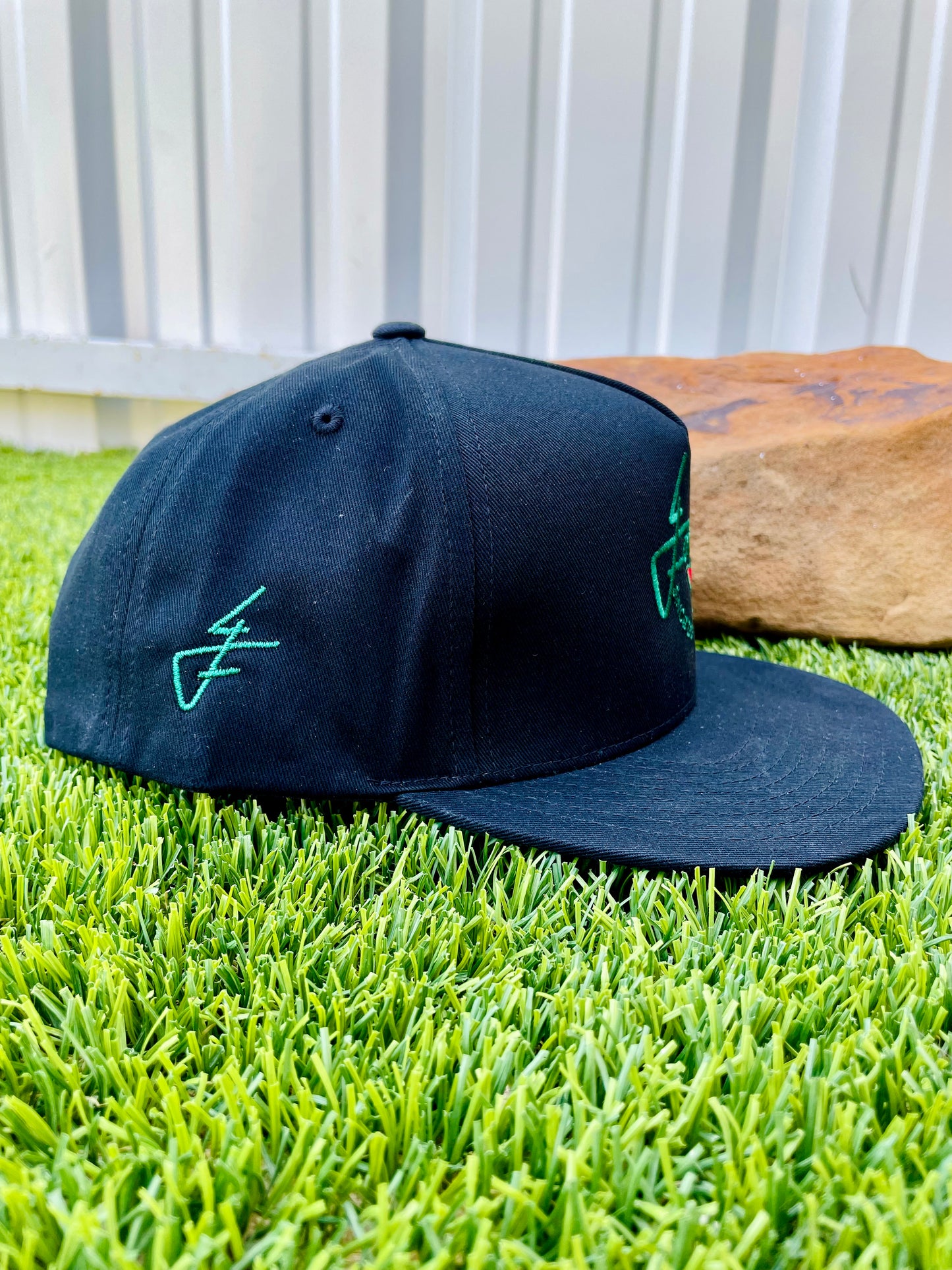Black 5 Panel SnapBack Round/4F Logo