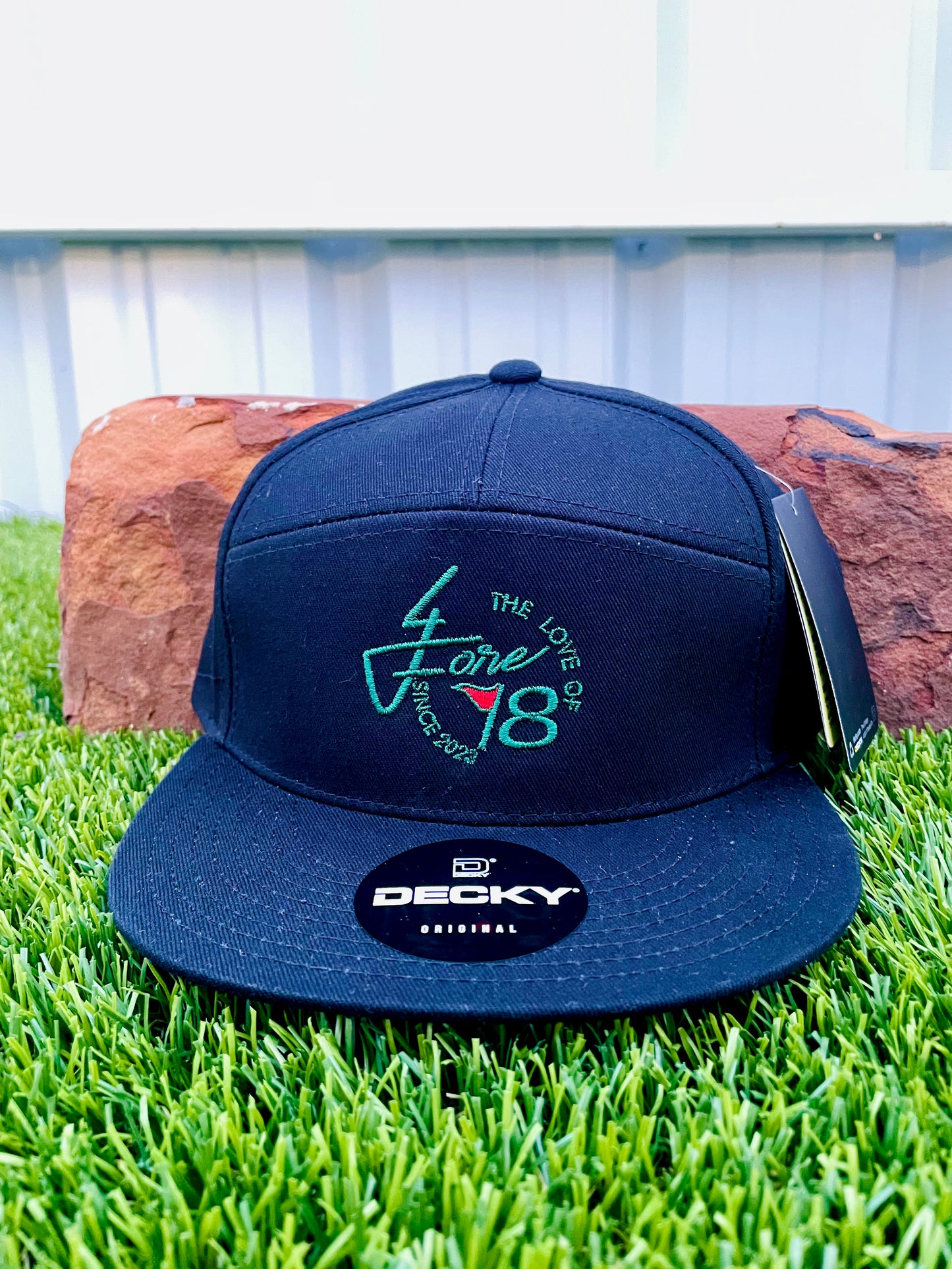 Black 7 Panel Snapback Round Logo