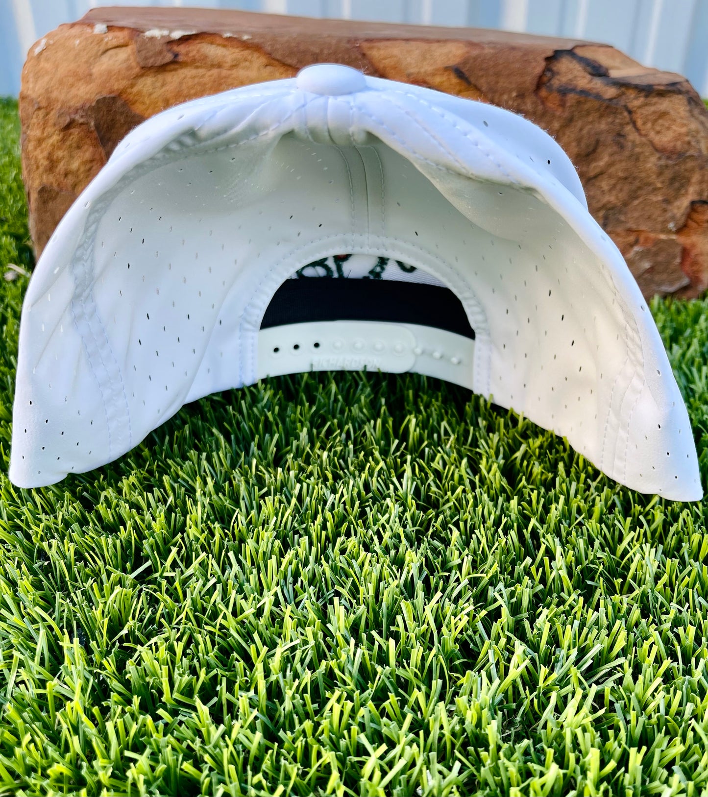 White 7 Panel Snapback Round Logo